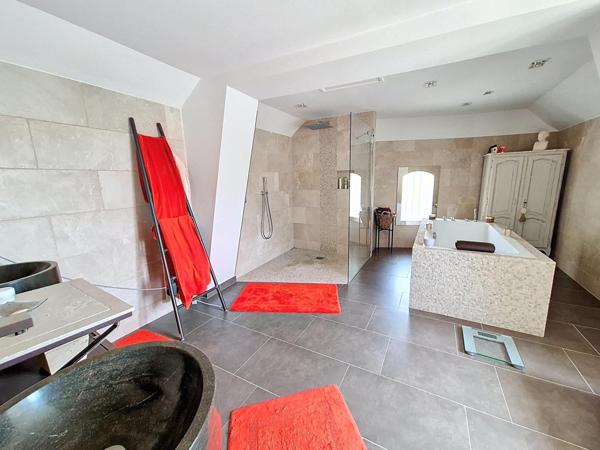 Magnifique maison de caractère d'environ 300 m2