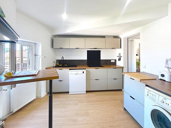 APPARTEMENT T4 CHARMANT, ATYPIQUE ET LUMINEUX AVEC CAVE ET JARDIN