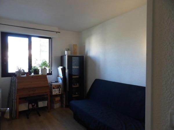 Mérignac  Arlac, a proximité de toutes les commodités, appartement de Type 3 de 65m² au sein d'une copropriété calme et sécurisée