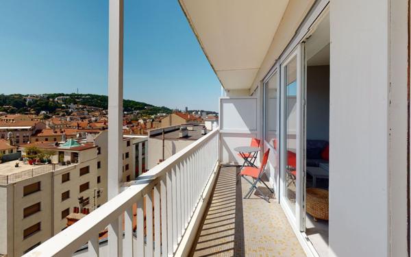 Appartement à louer    1 pièce •  Saint-Étienne