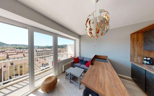Appartement à louer    1 pièce •  Saint-Étienne