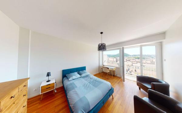 Appartement à louer    1 pièce •  Saint-Étienne