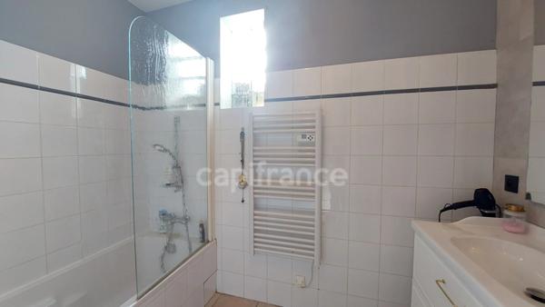 Maison à vendre plain-pied, 3 chambres, jardin VELLERON (84)