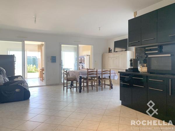 Pavillon récent 103m2 habitables avec garage et extérieur à deux pas de l'océan.