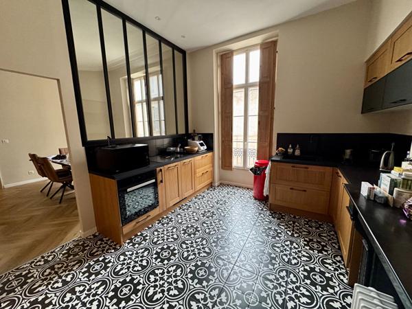 Appartement Nimes 5 pièce(s) 124.06 m2