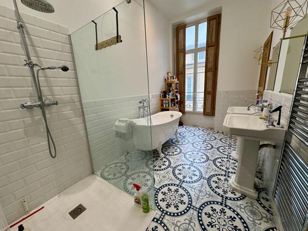 Appartement Nimes 5 pièce(s) 124.06 m2