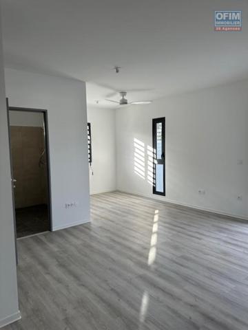 Un studio lumineux vue montagne proche de la Fac du Tampon à l'île de la Réunion