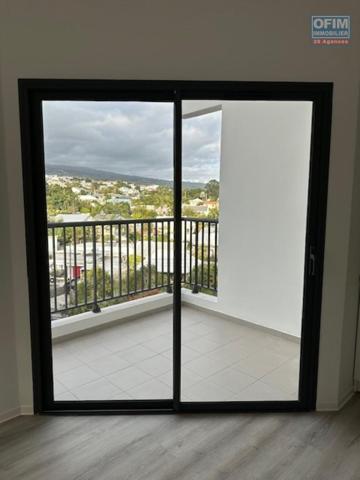 Un studio lumineux vue montagne proche de la Fac du Tampon à l'île de la Réunion