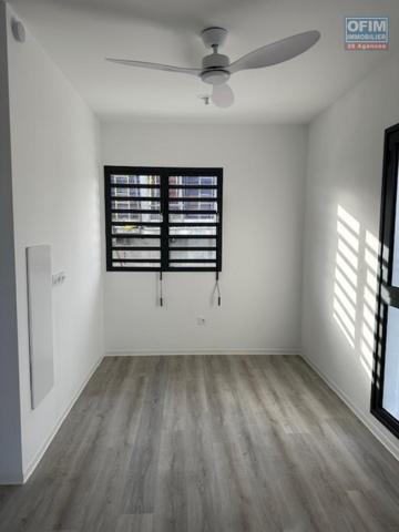 Un studio lumineux vue montagne proche de la Fac du Tampon à l'île de la Réunion