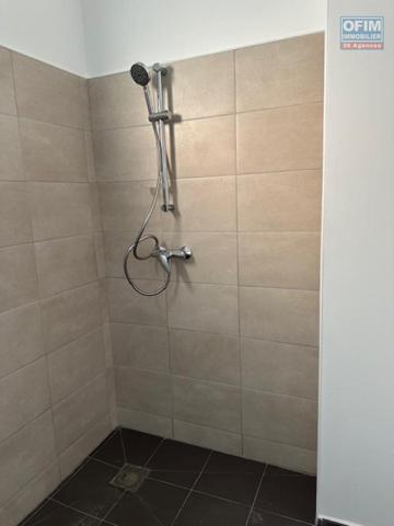 Un studio lumineux vue montagne proche de la Fac du Tampon à l'île de la Réunion