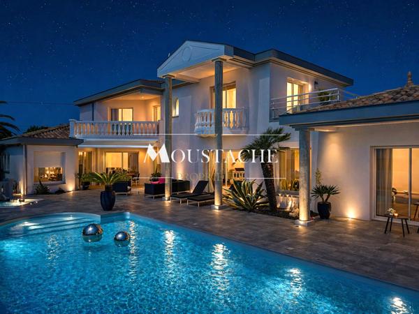 SUBLIME VILLA DE LUXE AVEC PISCINE & SPA - VUE MER À PROXIMITÉ IMMÉDIATE DE LA PLAGE -