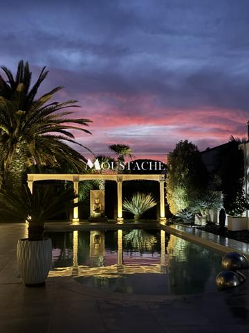 SUBLIME VILLA DE LUXE AVEC PISCINE & SPA - VUE MER À PROXIMITÉ IMMÉDIATE DE LA PLAGE -