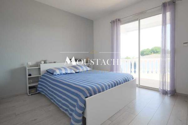 SUBLIME VILLA DE LUXE AVEC PISCINE & SPA - VUE MER À PROXIMITÉ IMMÉDIATE DE LA PLAGE -