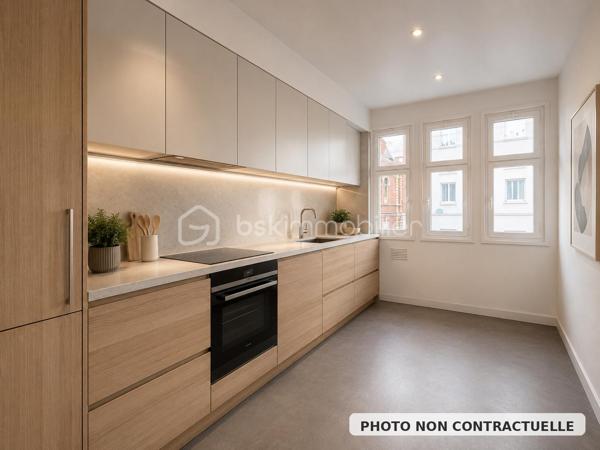 Lisieux – Rue Victor Hugo

Investissez dans un bien stratégiquement situé au cœur de Lisieux, dans l'une des rues les plus prisées de la ville. 

Cet appartement T3 de 61,80 m², situé au 2ᵉ étage, représente une opportunité rare : 

Composé d’un séjour lumineux, coin cuisine séparé, 1 chambre (possibilité 2), salle de bains et rangements.

Chauffage gaz.

Investissement locatif ou premier achat.