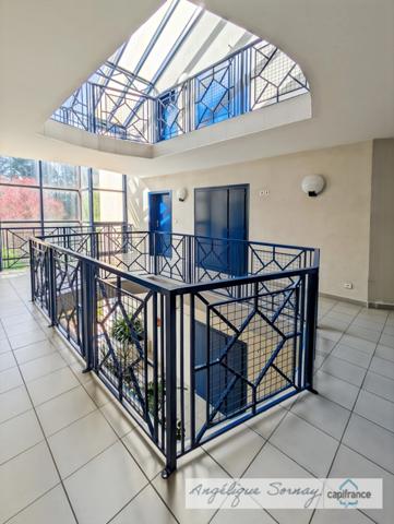 À VENDRE – Appartement T3 de 70 m² avec loggia, cave, parking privatif en sous-sol – Résidence calme et arborée