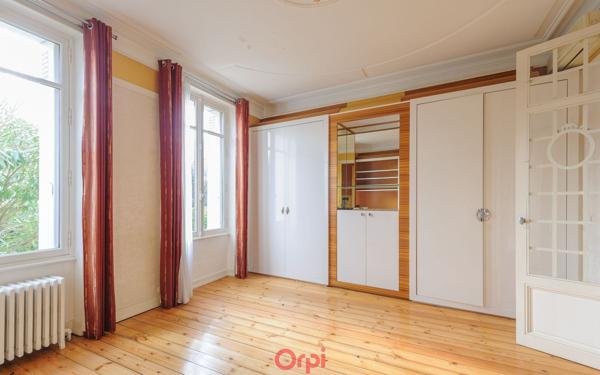 Maison à vendre    7 pièces • 235 m2 La Rochelle