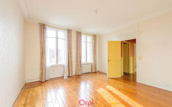 Maison à vendre    7 pièces • 235 m2 La Rochelle