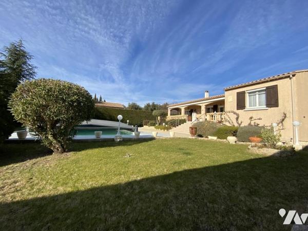 AUX PORTES  d'UZES -  VILLA  TRES BON ETAT  AVEC PISCINE 