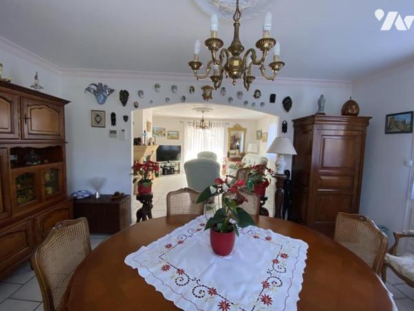 AUX PORTES  d'UZES -  VILLA  TRES BON ETAT  AVEC PISCINE 