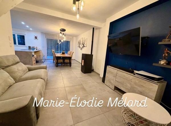 Maison récente , 3 chambres, jardin et garage.