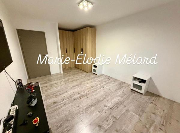 Maison récente , 3 chambres, jardin et garage.