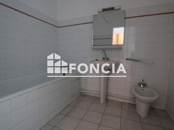 Location Appartement 3 pièces 83.96 m² - 20 RUE JEAN REBOUL Nimes 30900