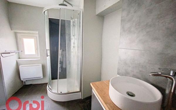 Maison à vendre    1 pièce •  Montvicq