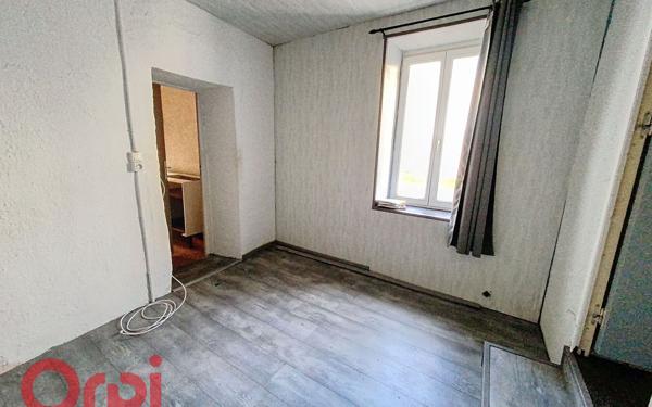 Maison à vendre    1 pièce •  Montvicq