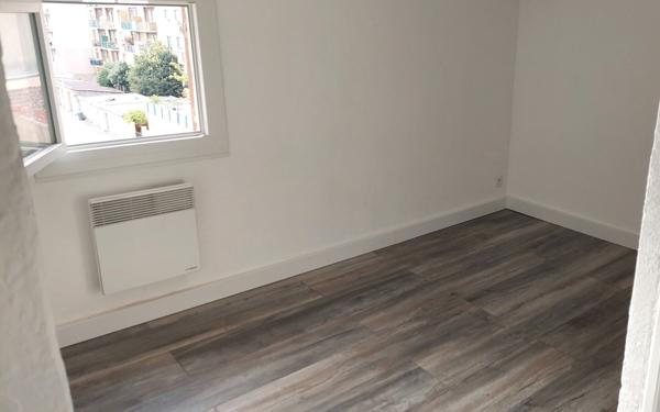 Appartement à vendre    2 pièces •  Toulon