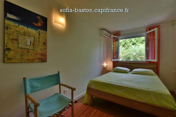 Superbe villa de 345 m² habitables avec piscine et annexes - terrain plat de 2 207 m², à vendre 5/6 pièces LE DIAMANT (972)