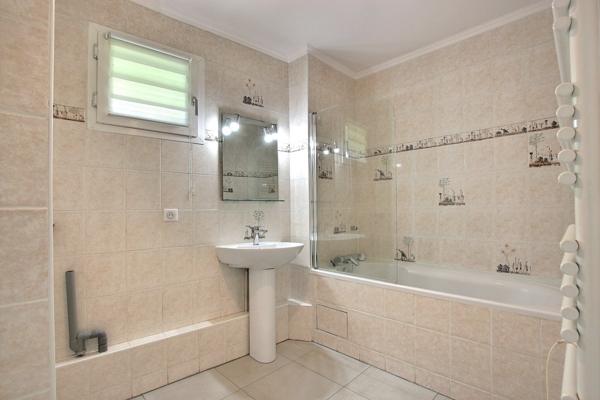 Appartement 3 pièces - 64 m² Exclusivité efficity