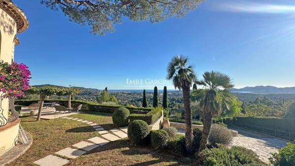 A vendre, Côte d'Azur, Mougins Village - Propriété avec vue mer panoramique