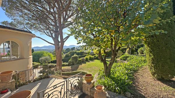 A vendre, Côte d'Azur, Mougins Village - Propriété avec vue mer panoramique