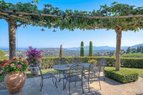 A vendre, Côte d'Azur, Mougins Village - Propriété avec vue mer panoramique