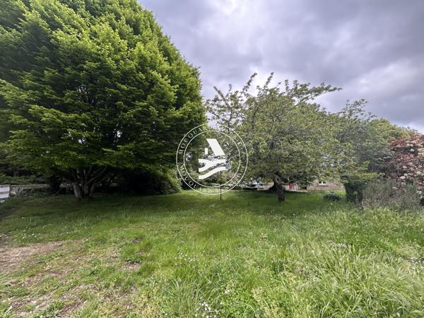 TERRAIN CONSTRUCTIBLE - Bourg de Crach