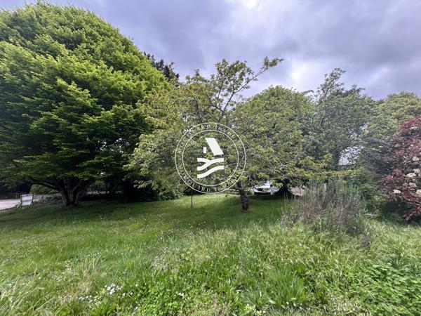 TERRAIN CONSTRUCTIBLE - Bourg de Crach