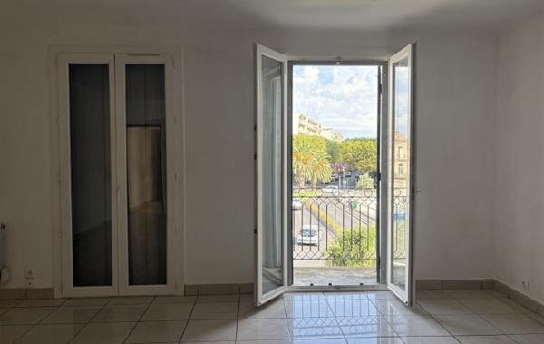 Vente Immeuble local commerciale Sete