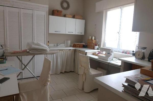 Prox CENTRE-VILLE, dans impasse, PAVILLON de 2008 163m2 habitables, entièrement de plain-pied, ...