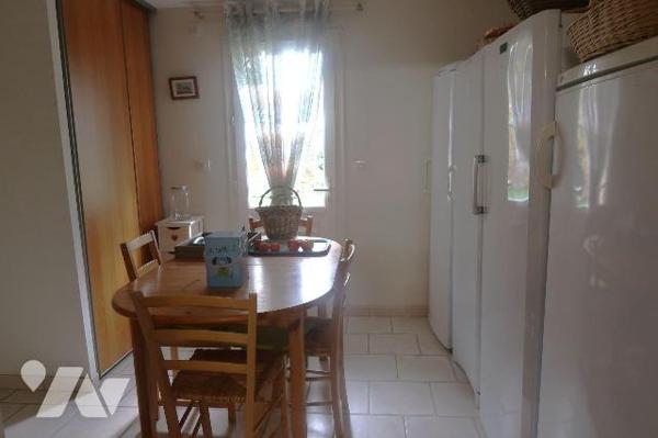 Prox CENTRE-VILLE, dans impasse, PAVILLON de 2008 163m2 habitables, entièrement de plain-pied, ...