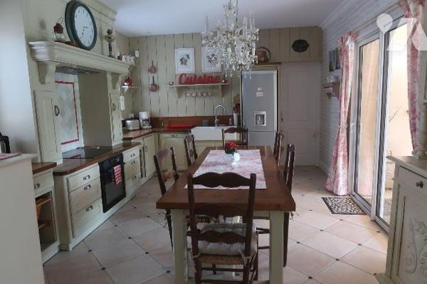 Prox CENTRE-VILLE, dans impasse, PAVILLON de 2008 163m2 habitables, entièrement de plain-pied, ...