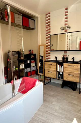 Centre-ville Étaples,Maison rénovée de 110 m²+appartement indépendant de 27m² et Garage