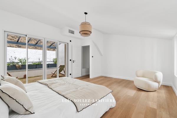 Paris (75015) Maison ancienne entièrement rénovée en plein coeur du 15ème Arrondissement / Proche de la Rue du Commerce