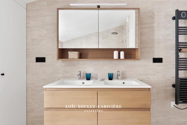 Paris (75015) Maison ancienne entièrement rénovée en plein coeur du 15ème Arrondissement / Proche de la Rue du Commerce