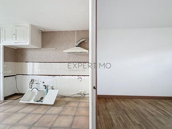 Sermoyer (01190) Vivez grand dans une commune paisible : maison avec jardin, dépendances et combles aménageables