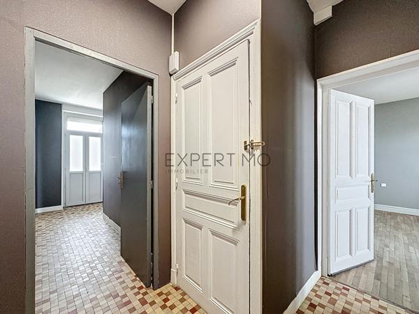 Sermoyer (01190) Vivez grand dans une commune paisible : maison avec jardin, dépendances et combles aménageables