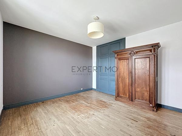 Sermoyer (01190) Vivez grand dans une commune paisible : maison avec jardin, dépendances et combles aménageables