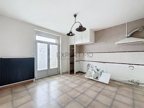 Sermoyer (01190) Vivez grand dans une commune paisible : maison avec jardin, dépendances et combles aménageables