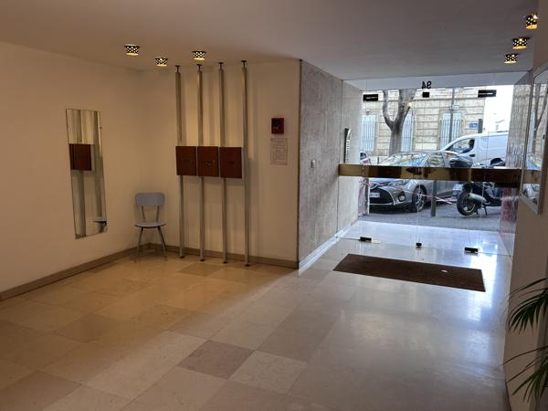 Appartement
         4 pièces
        - 87 m² Exclusivité 372 000 € *