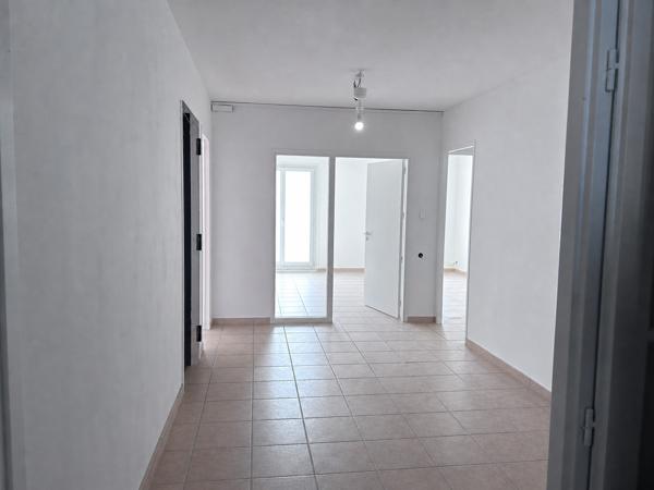 Appartement
         4 pièces
        - 87 m² Exclusivité 372 000 € *