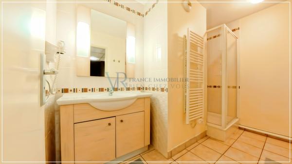 Divonne-les-Bains (01220) APPARTEMENT 3 PIÈCES (T3) DUPLEX 70 M² - LOUÉ MEUBLÉ